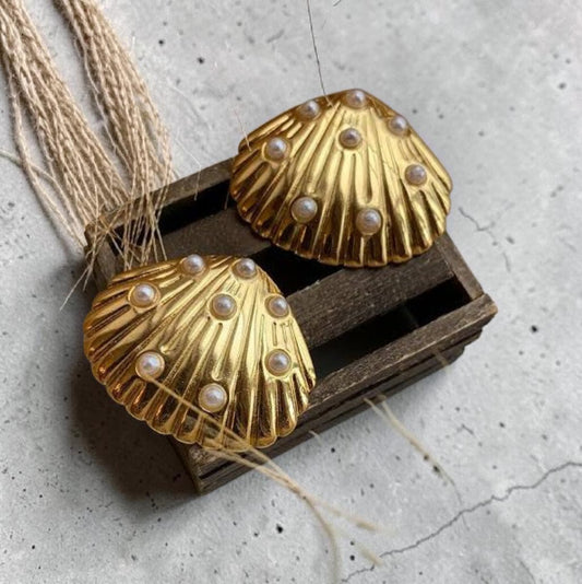DIAMOND SHELL EARRINGS