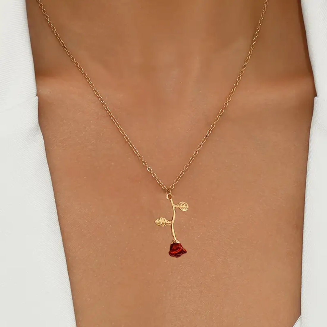 ROMANCE ROSE NECKLACE