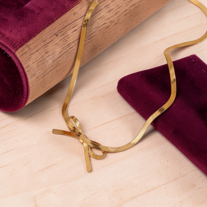 LIORA BOW NECKLACE