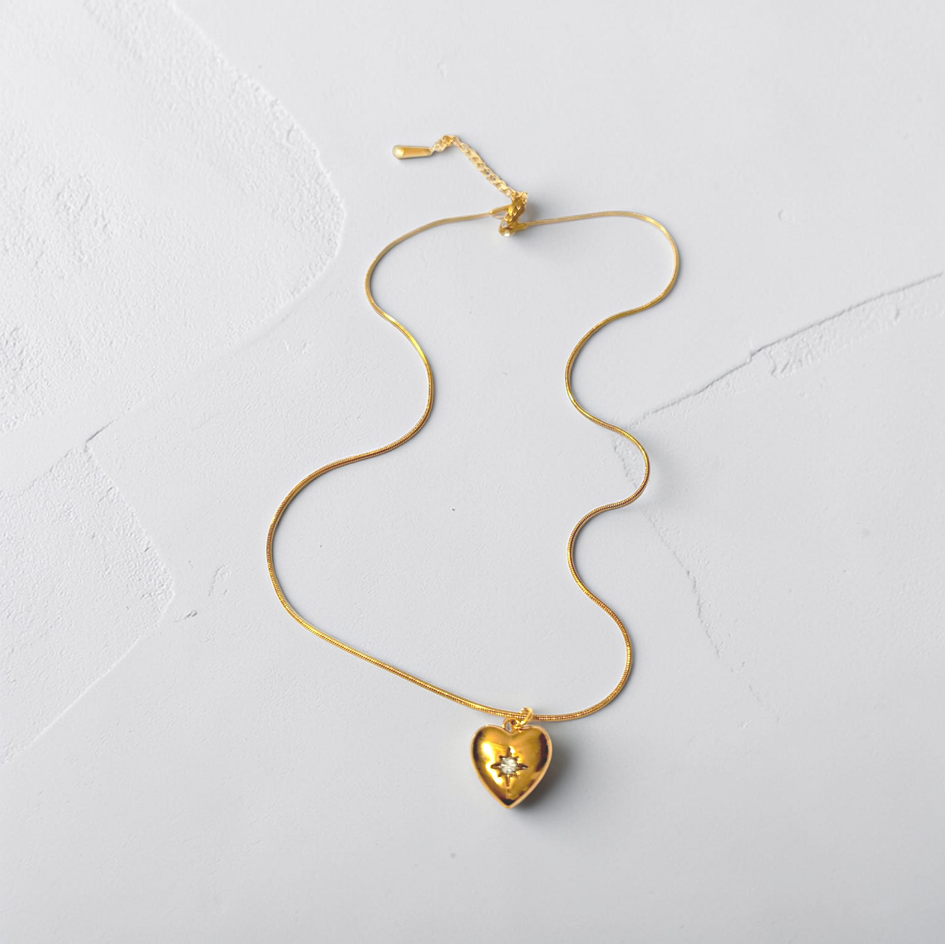 The Muse Limited Edition Gold Necklace Tarnish Free Waterproof Pakistan