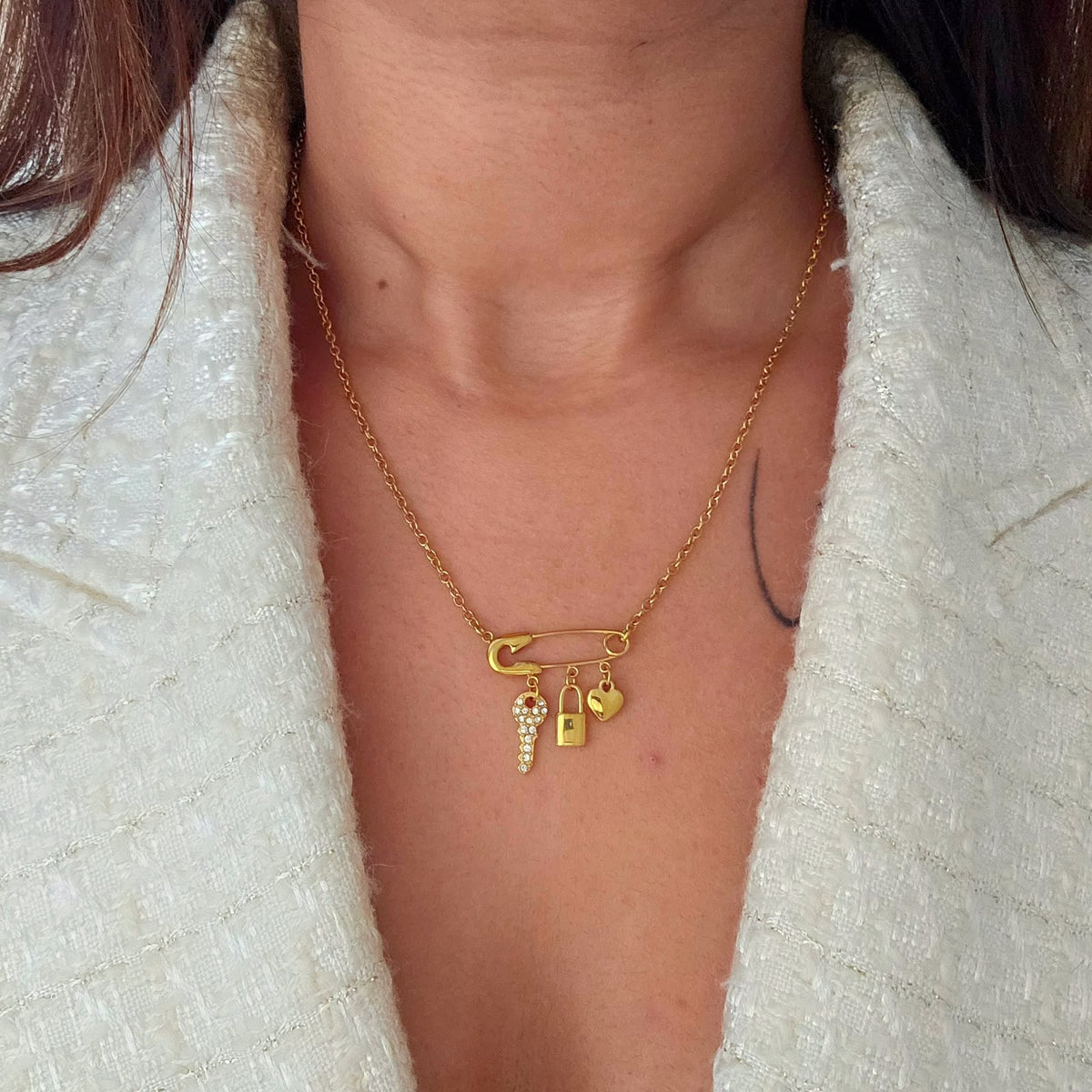 THE ROMANTIC NECKLACE
