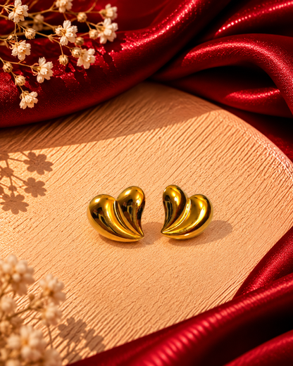 AMOUR GOLD HEART EARRINGS