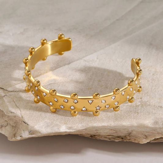 LUXURIOUS HALF CUT BANGLE