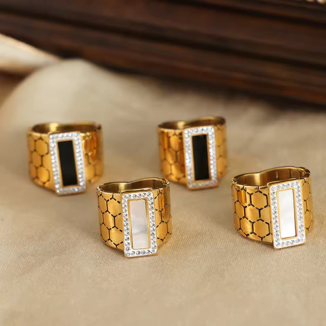 ZIRCON STONE RING BLACK