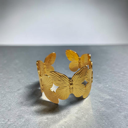 THE WINGS HANDCUFF