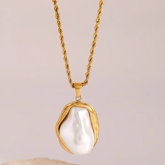 WHITE STONE NECKLACE